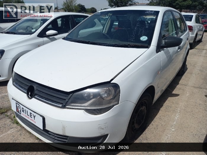 2016 VW POLO VIVO (SILVER)