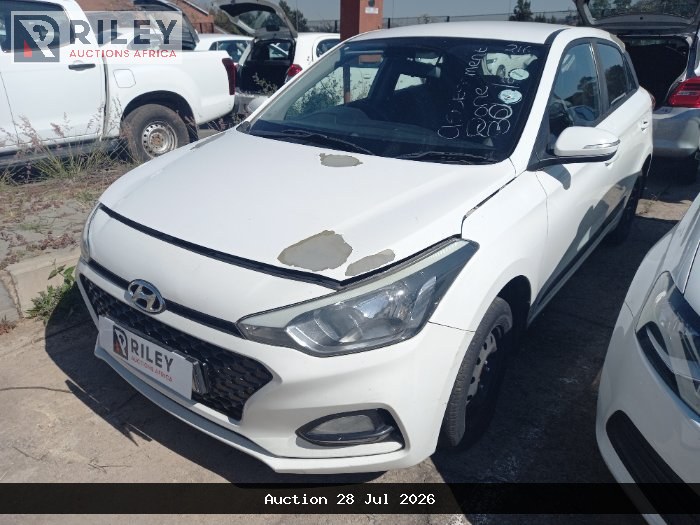 2018 HYUNDAI I20 1.4 FLUID M/T 5DR (2015-2017) (WHITE)