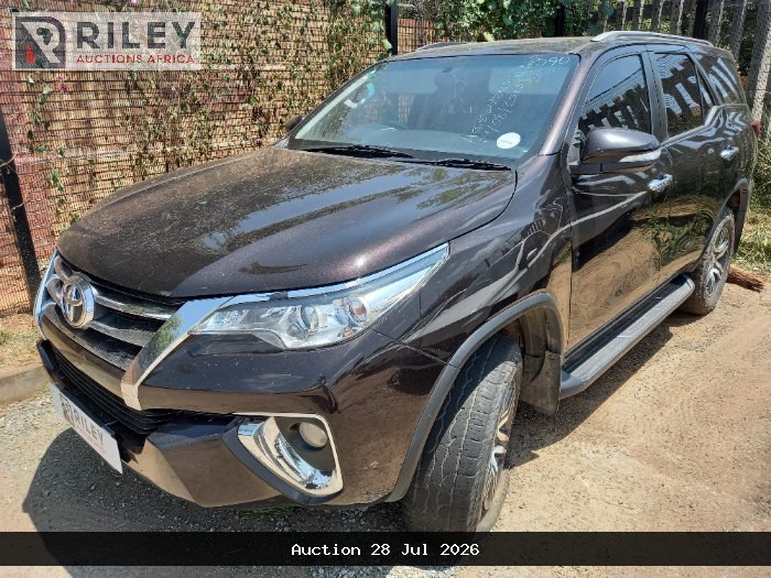 2017 TOYOTA FORTUNER (BROWN)