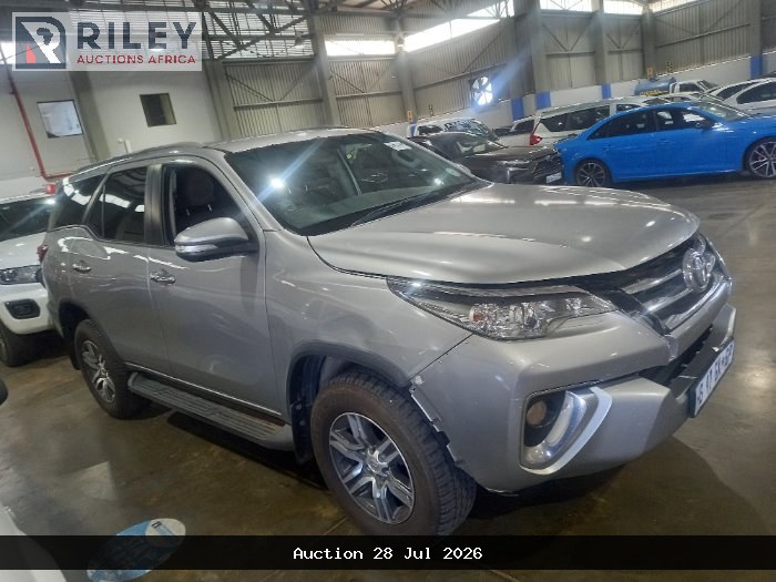2017 TOYOTA FORTUNER (GREY)