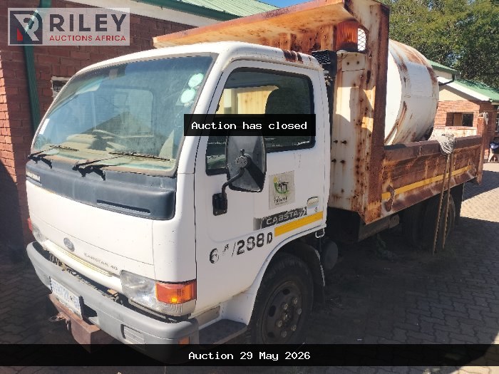 NISSAN UD CABSTAR 40 TANK TRUCK