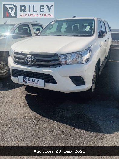 2017 TOYOTA HILUX 2.4 GD-6 D/C (ODO : 304938)