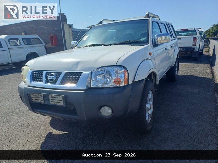 2015 NISSAN NP300 2.4 HR D/CAB (ODO : 268941)