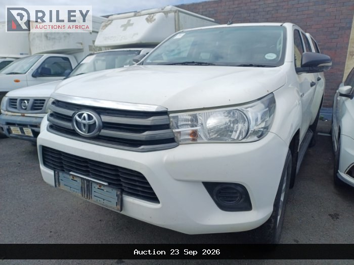 2017 TOYOTA HILUX 2.4 GD-6 SR 4X4 (ODO : 273217)